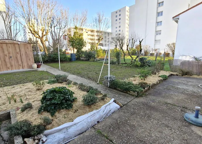 - Maison Vintage Avec Jardin Clos - Confort Et Authenticite Royan